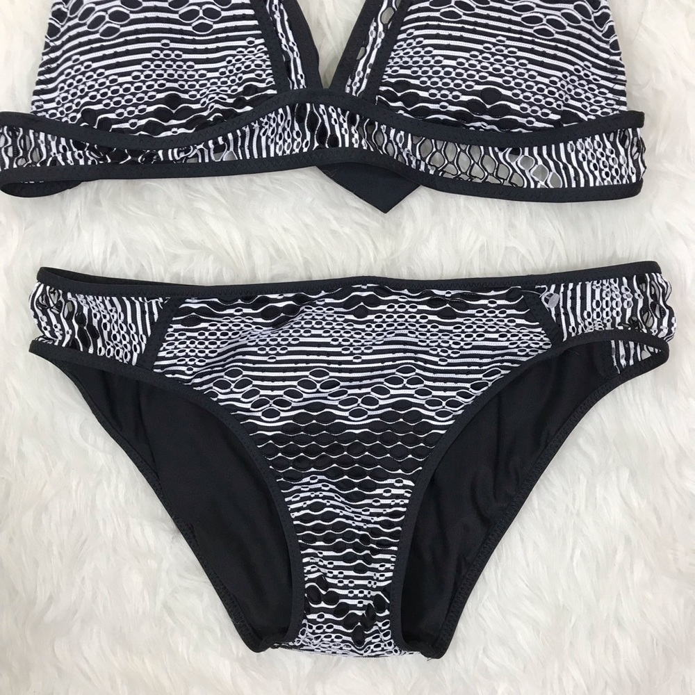 NEW Becca crochet halter bikini set - Picture 8 of 12